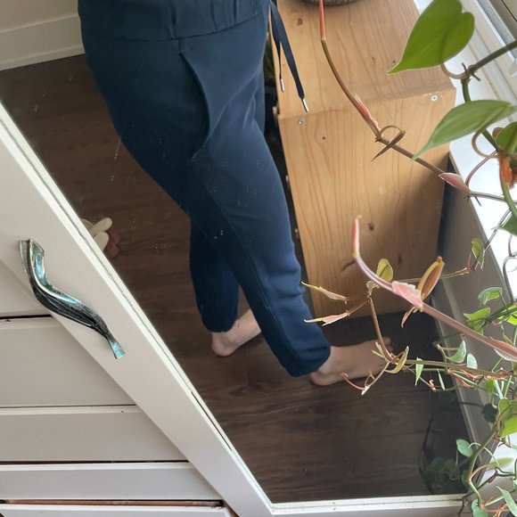 Lululemon navy blue jogger/ trouser - Picture 2 of 5
